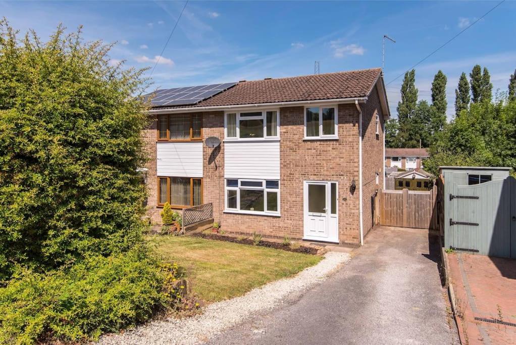 Modern Three Bedroom Home In Castle Donington Kültér fotó