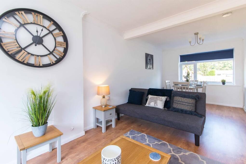 Modern Three Bedroom Home In Castle Donington Kültér fotó